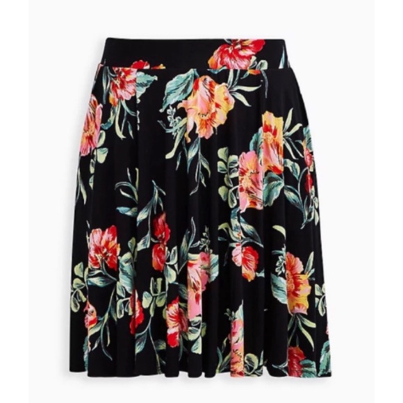 🆕 Black Floral Jersey Circle Mini Skirt 3 3X 22 24 NWT Torrid New! - Picture 5 of 6
